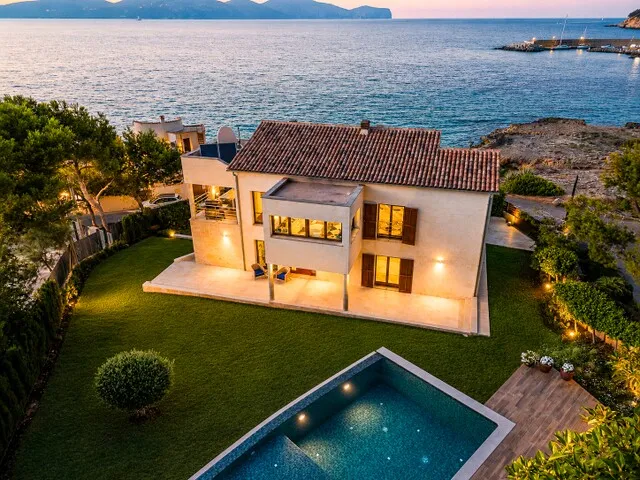 Incredible seafront villa for sale in the picturesque north of Mallorca with beach access — photo 6