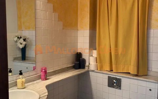 Commercial premises in high-traffic area – Vía Portugal, Manacor — photo 1