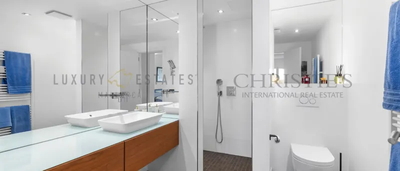 Renovated penthouse in Bendinat with large roof terrace and spectacular sea views — photo 10