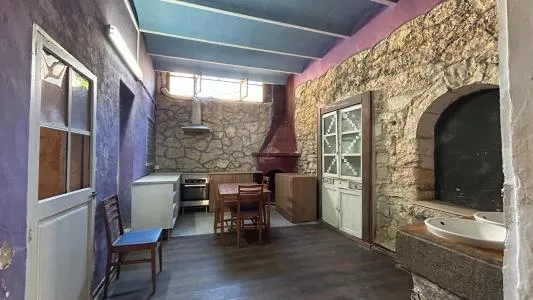 Village house in Binissalem, built surface 260 m², plot surface 106 m², 4 bedrooms, 1 bathroom — photo 3