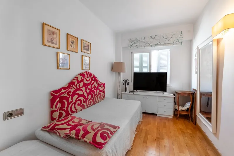 Port de Pollença beachfront apartment for sale with private terrace and sea views — photo 9