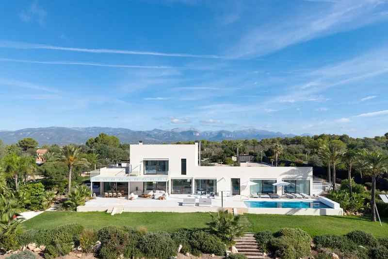 Mediterranean luxury villa with breathtaking views in Puntiró - Marcel Remus Real Estate — photo 1