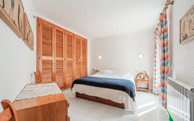 En primera línea de mar presentamos esta encantadora villa de estilo mediterráneo en Cala Pi. La fabulosa propiedad con vistas panorámicas d — photo 10