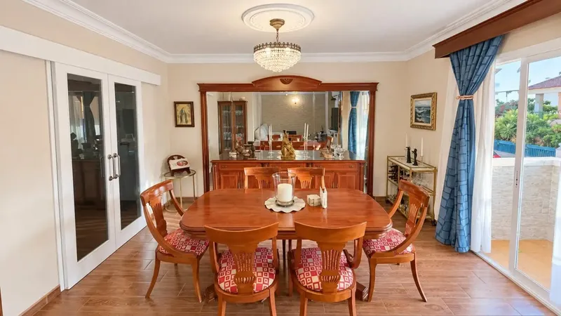 Space, light and tranquility in Son Ferriol: 4 bedrooms, two bathrooms and a large balcony to enjoy every day. — photo 1