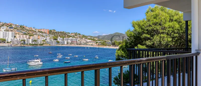 Exclusive penthouse in Santa Ponsa directly on the beach with panoramic views and direct access to the ocean — photo 11