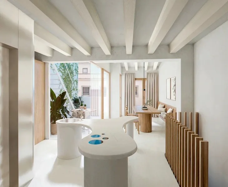 Entire Building to Renovate with Lift in La Lonja in Prime Location! — photo 9