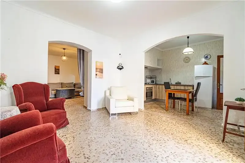 Chalet with multiple possibilities in Petra — photo 3