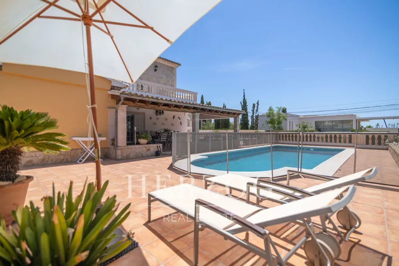 Spacious villa with a private pool and panoramic views in Sa Cabaneta — photo 10