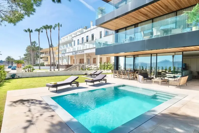 Planta baja unica en primera linea de Pto. Pollensa a estrenar con piscina y jardin privado. Tambien dispone de garaje y parking exterior.Ca — photo 11