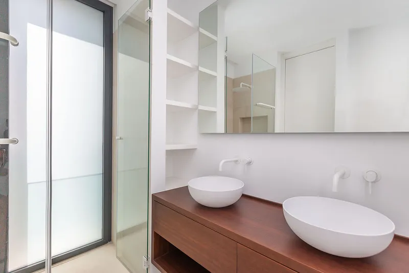 Modern new-build villa with premium comfort near the sea — photo 12