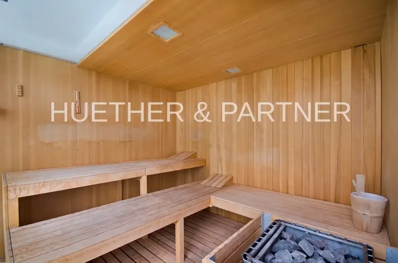 This modern and bright penthouse is located in one of the most coveted and exclusive residential complexes in Porto Cristo. Even the facade — photo 9