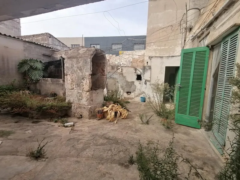 Next to Plaça Espanya Mallorcan House — photo 12