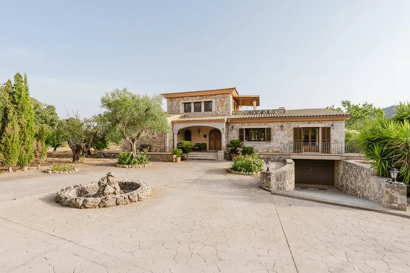 Rustic estate with views of the Tramuntana mountains in Alaró, Mallorca — photo 2