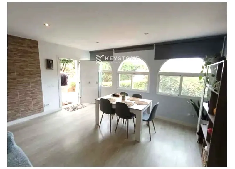 House — photo 6