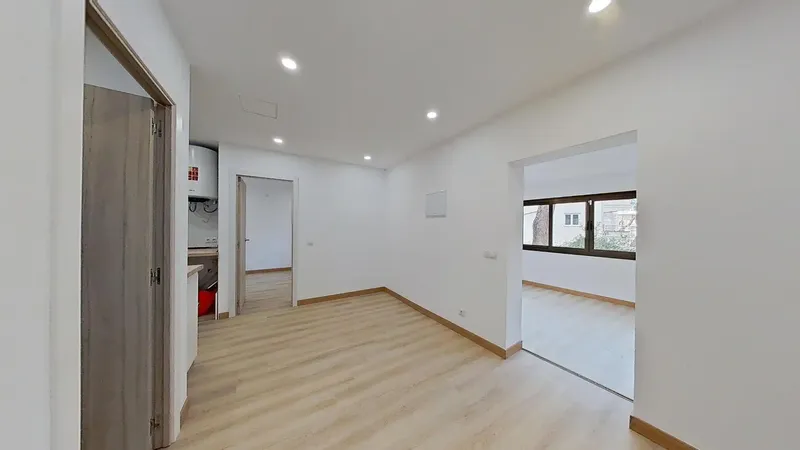 Discover this bright, fully renovated home in a quiet residential area of Magaluf, away from the noise and nightlife — photo 6