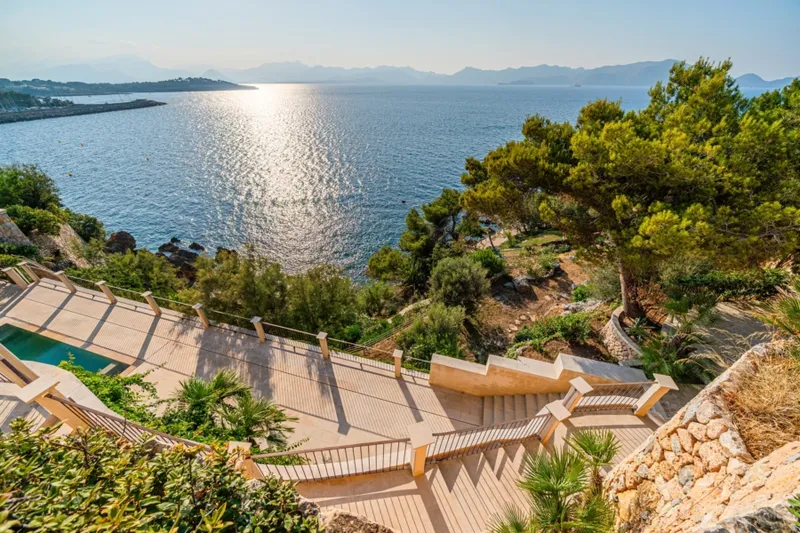Mediterranean Waterfront Villa with Private Jetty, Pool & Holiday Rental Licence — photo 4