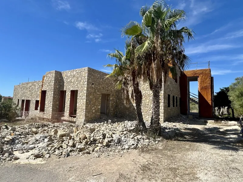 Finca reformada con materiales de alta calidad en Cala Santanyi, a 900 m de la playa, con 5 dormitorios — photo 1