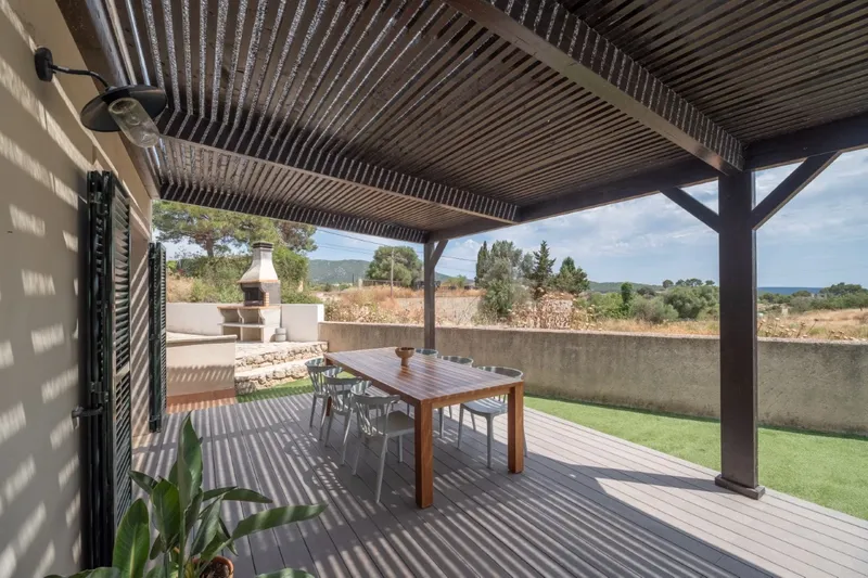 Beautiful family home with pool and panoramic countryside views — photo 7