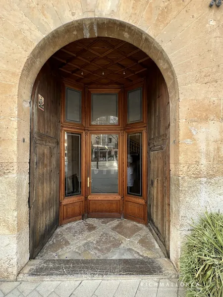 Character Townhouse with Exceptional Potential in Central Llucmajor — photo 3