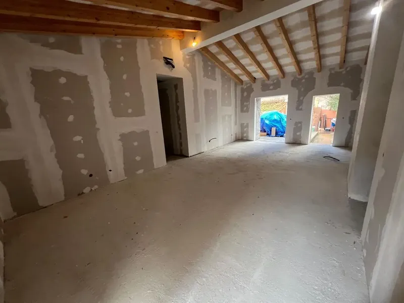 Amplia propiedad de obra nueva con gran potencial en Manacor. EL PRECIO CON LA PARTE DE ARRIBA YA REFORMADA ES DE 560000€ Y SIN REFORMAR 510 — photo 3