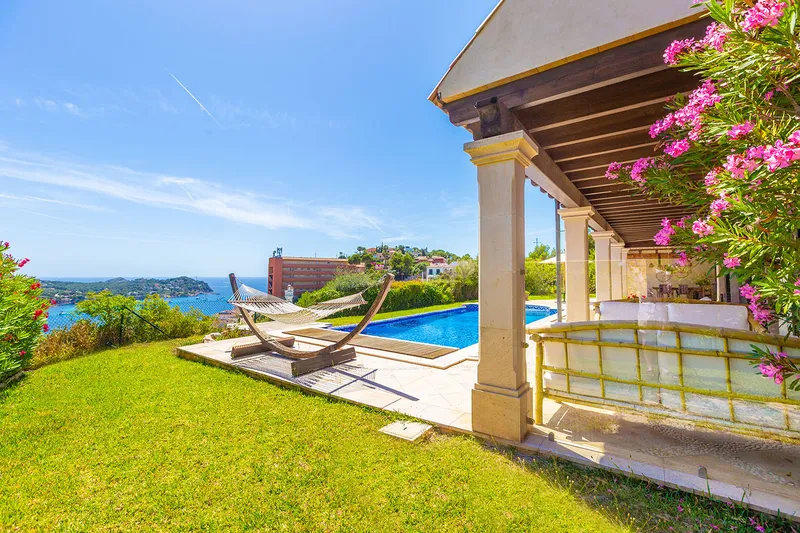 Mediterranean dream villa with spectacular sea views in a prime location — photo 3