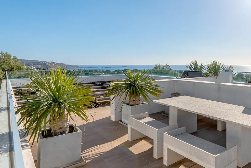 Villa in Santa Ponsa - Luxury property in a sought-after location with two pools — photo 8