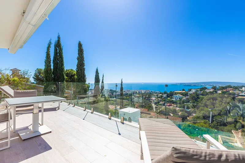Modern villa with breathtaking views in a privileged location — photo 2