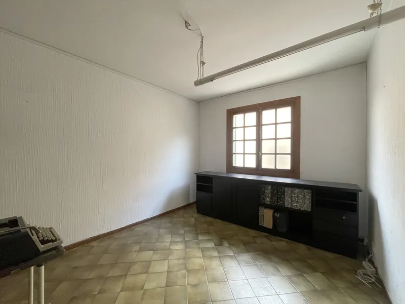 Opportunity! Apartment to refurbish, Palma centre near Jaime III, 3 bedrooms, 2 parkings. — photo 5
