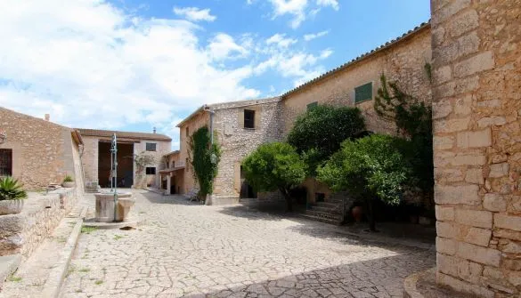 House / Chalet in Binissalem — photo 1