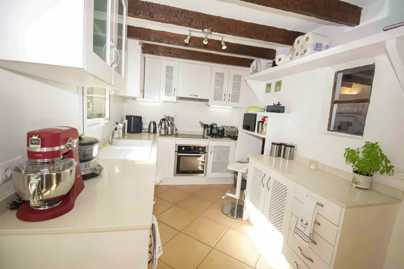 The Soul's Refuge in Pollença: Where Tradition Embraces Modern Comfort — photo 8