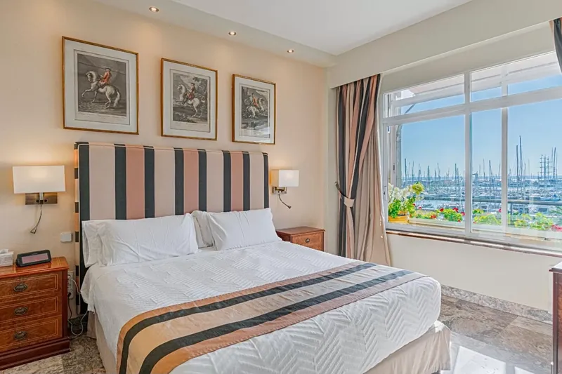 5-bedroom flat in Palma with terrace and cathedral views — photo 10