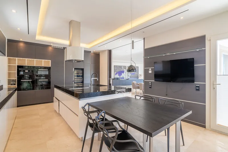 Exquisite 5-bedroom luxury villa for rent — photo 7