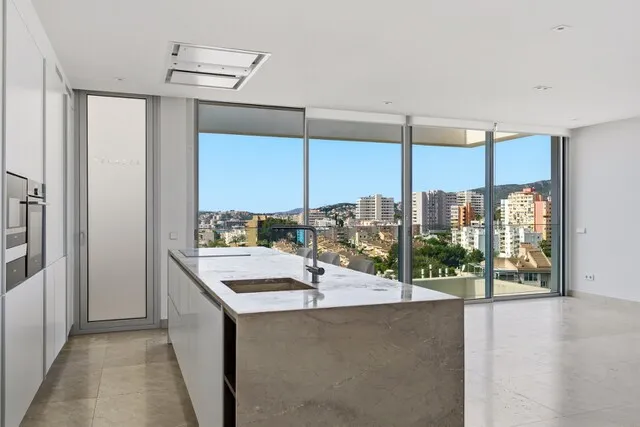 Luxury sea-view penthouse with roof terrace for sale in Palma, Mallorca — photo 6