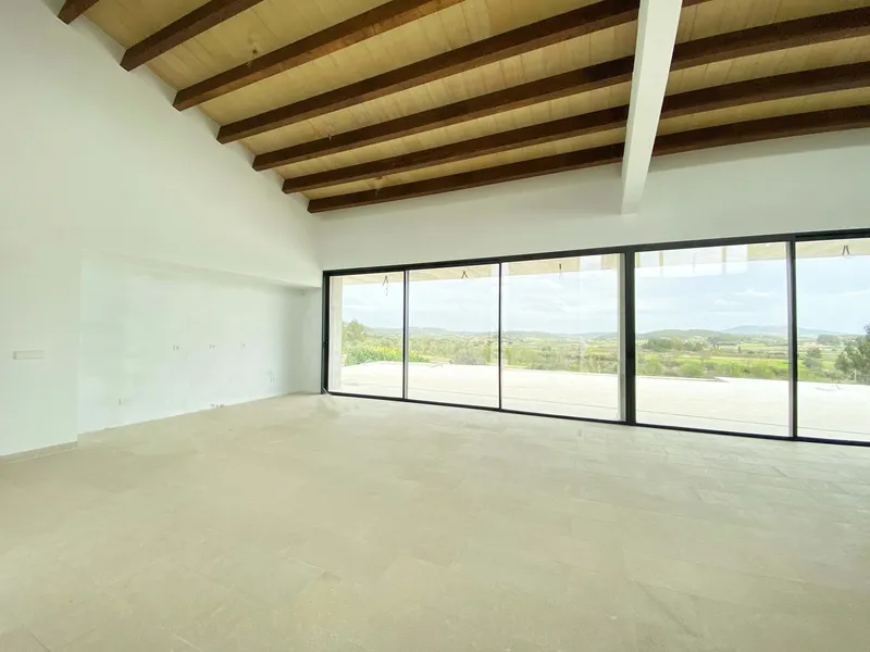 Extravagant finca in super construction quality with saltwater pool in a favoured location — photo 1
