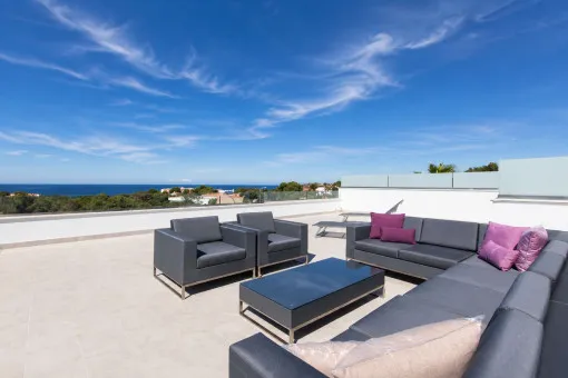 Santa Ponsa, modern villa for rent in Santa Ponsa with sea views and a large outdoor area — photo 9