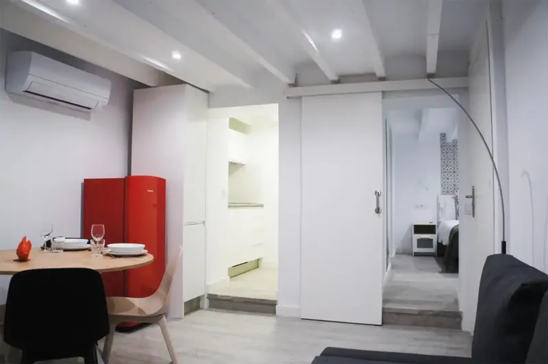 Moderno apartamento en planta ideal para 2 personas, totalmente equipado para alquilar por meses, maximo 9 meses. El precio incluye gastos d — photo 3