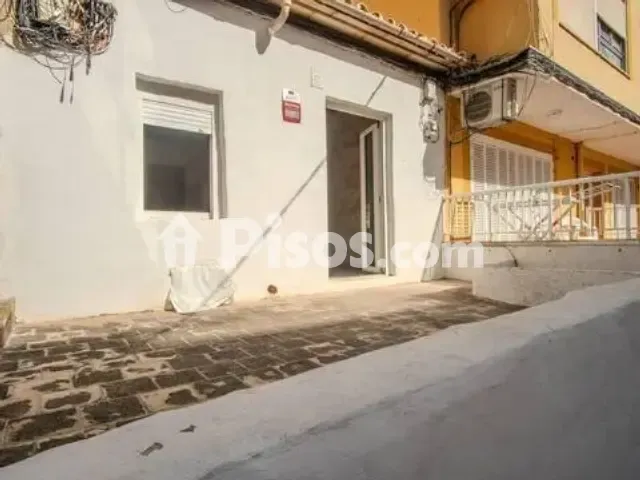 Casa adosada en Carrer del Pare Rafael Serra — photo 1
