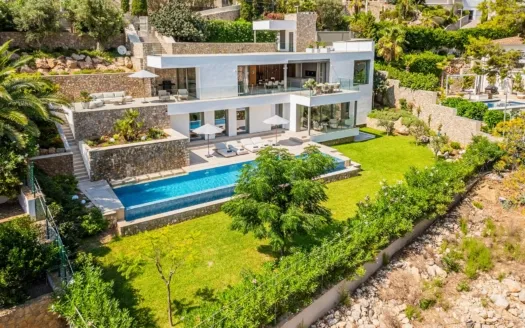 Exclusive villa on the first sea line in Port d'Andratx — photo 1