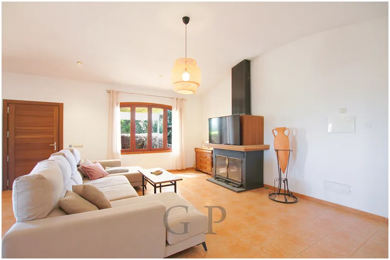 Real estate details — photo 3