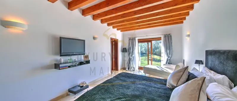 Large, modern natural-stone villa in Santa Ponsa in a sought-after residential area — photo 8