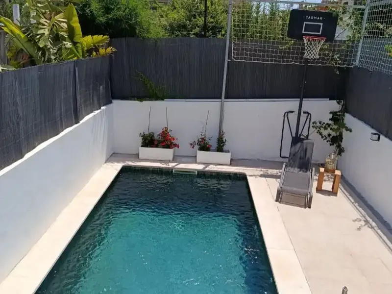 Almost new semi-detached chalet 4 bedrooms private pool and garage. School area (Son Peretó-La Vileta) — photo 1