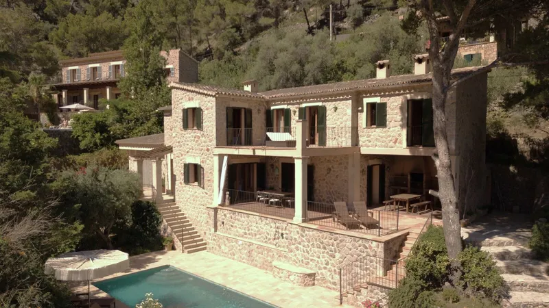 VE-JHRE043 – Exclusive Villa in the Heart of the Serra de Tramuntana with Direct Access to Cala Deià Beach — photo 1