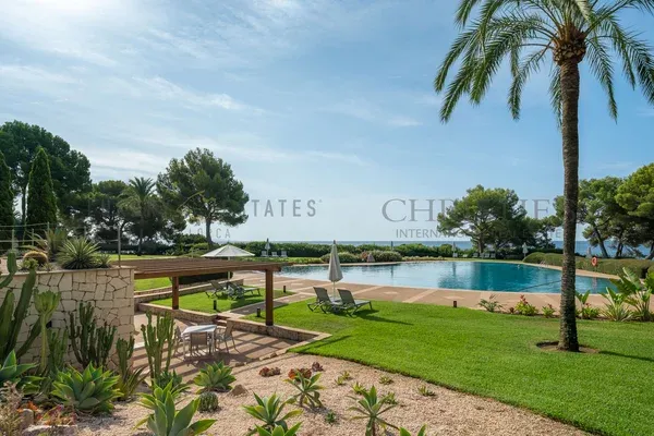 Exclusive apartment in Portals in the Mardavall complex on the seafront — photo 4