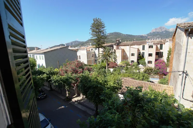 Central house with patio in Sóller — photo 8