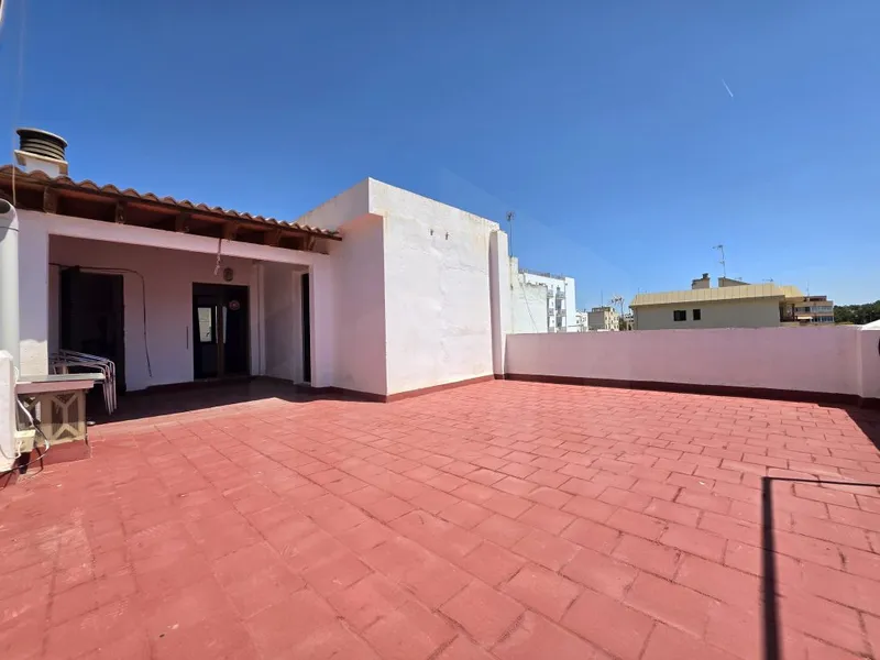 Independent house with great potential and sea views in El Arenal — photo 1
