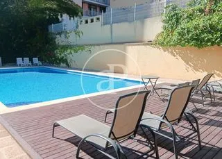 Rental apartment Carrer del Reial Patrimoni. Apartment for rent with pool on the grounds — photo 1