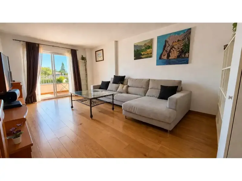 Spacious flat with parquet, terrace, parking and storage room in Playa de Muro — photo 1