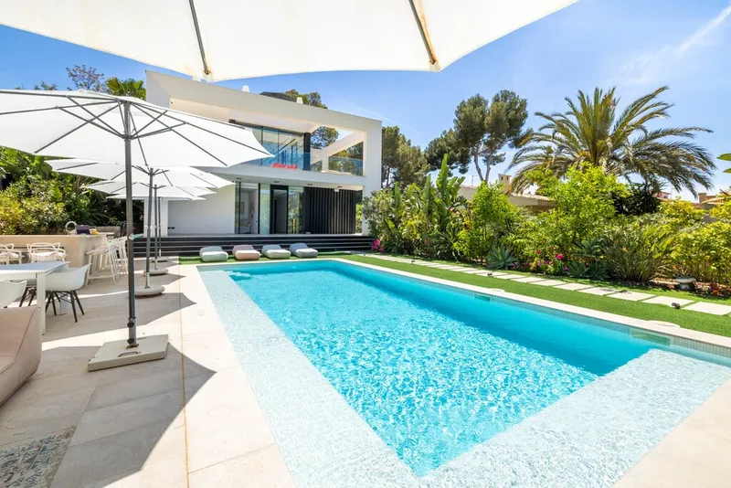 Bendinat top quality house for sale with private pool and sunny terraces — photo 1