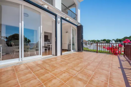 Manacor, beautiful ground-floor apartment in Cala Mandia with a garden — photo 4
