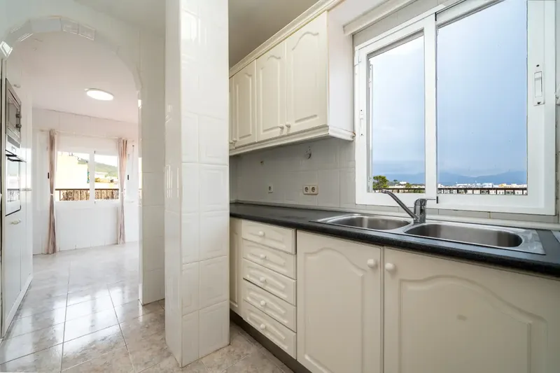Penthouse with Private Terrace of 81 m² in La Vileta — photo 11